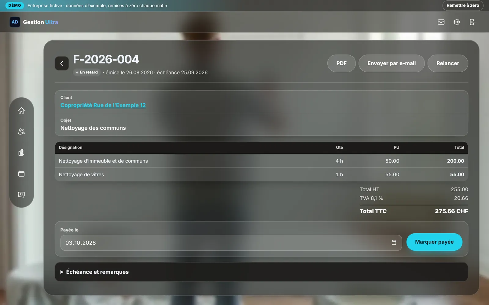 On a computer : Invoice and reminder